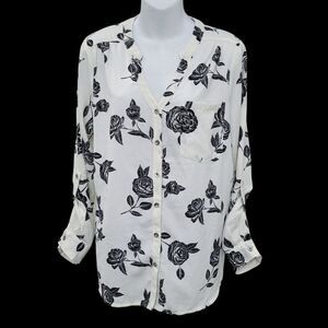 2/$20 Lily Morgan Black & White Rose Buttons Down Shirt TopSize: M